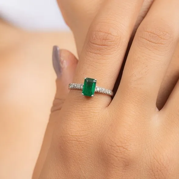 14K Gold Emerald Ring