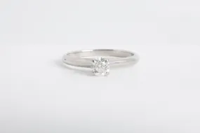 14k White Gold Diamond Round Solitaire Wedding Ring Size 7 (2.20g.)