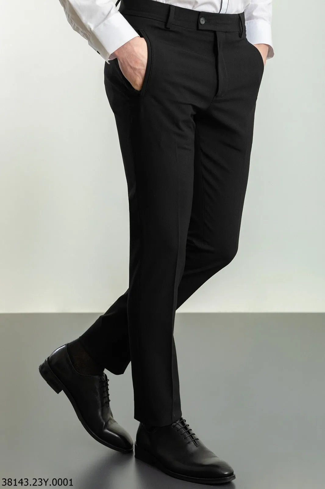 38143 Pants: Black