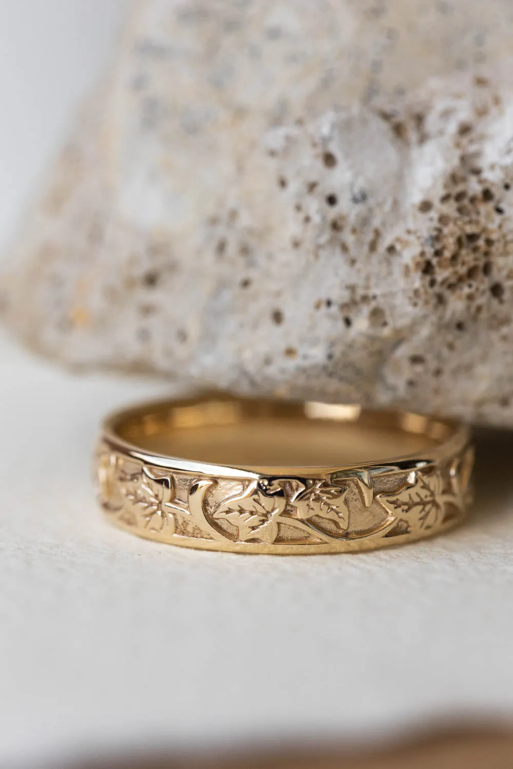 Ivy leaves wedding band, leaves pattern ring, 5 mm wide band