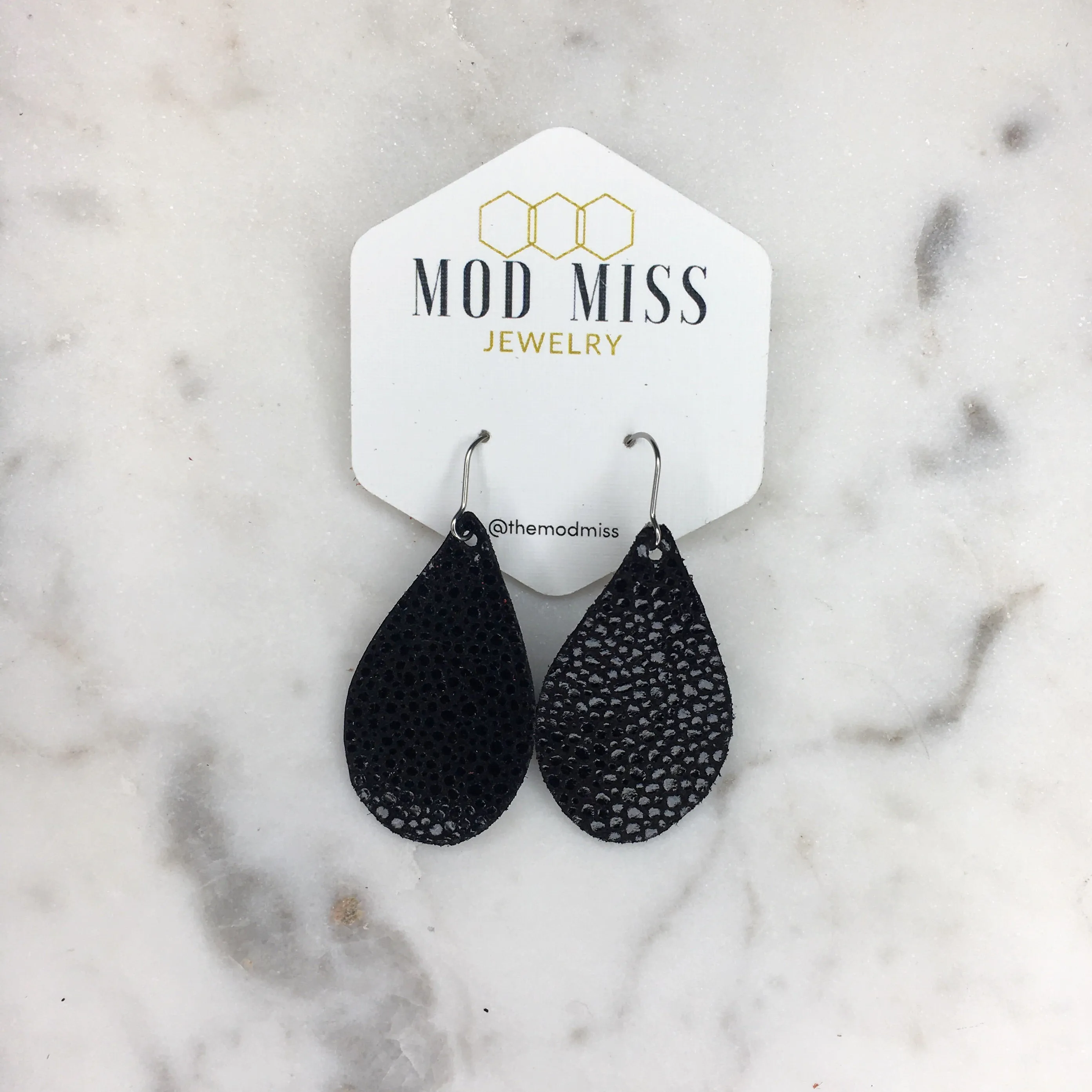 Leather Teardrop Earring Stingray Black