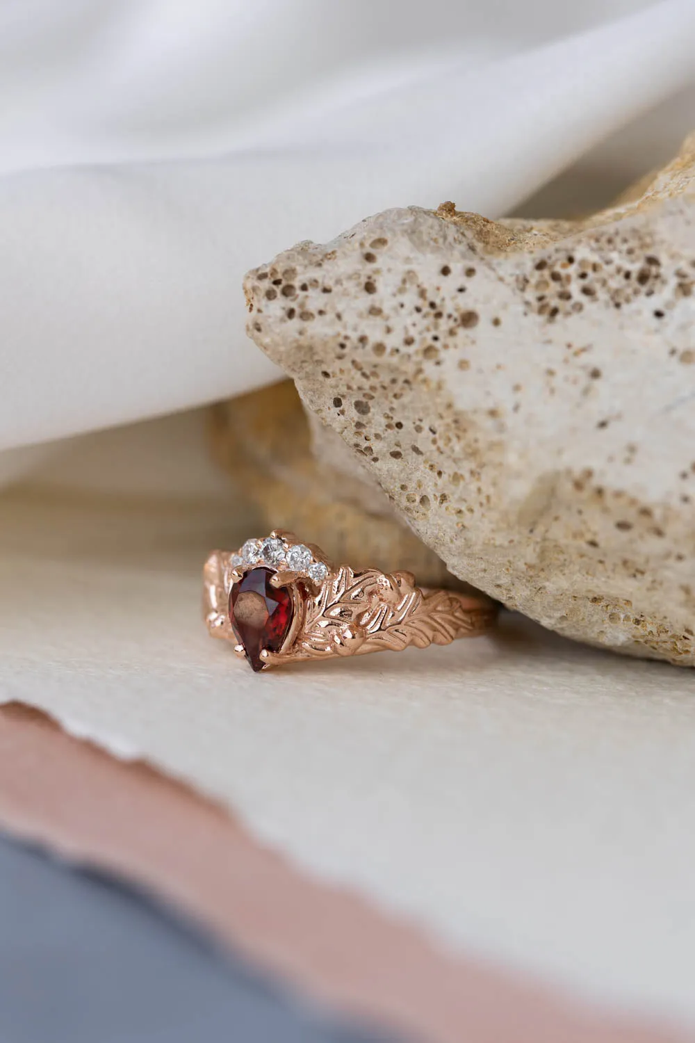 READY TO SHIP: Royal oak ring in 14K rose gold, natural garnet pear cut 7x5 mm, moissanites, AVAILABLE RING SIZES: 6-8US