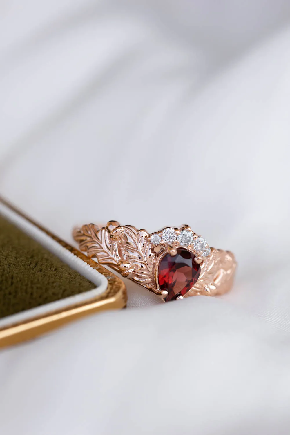 READY TO SHIP: Royal oak ring in 14K rose gold, natural garnet pear cut 7x5 mm, moissanites, AVAILABLE RING SIZES: 6-8US