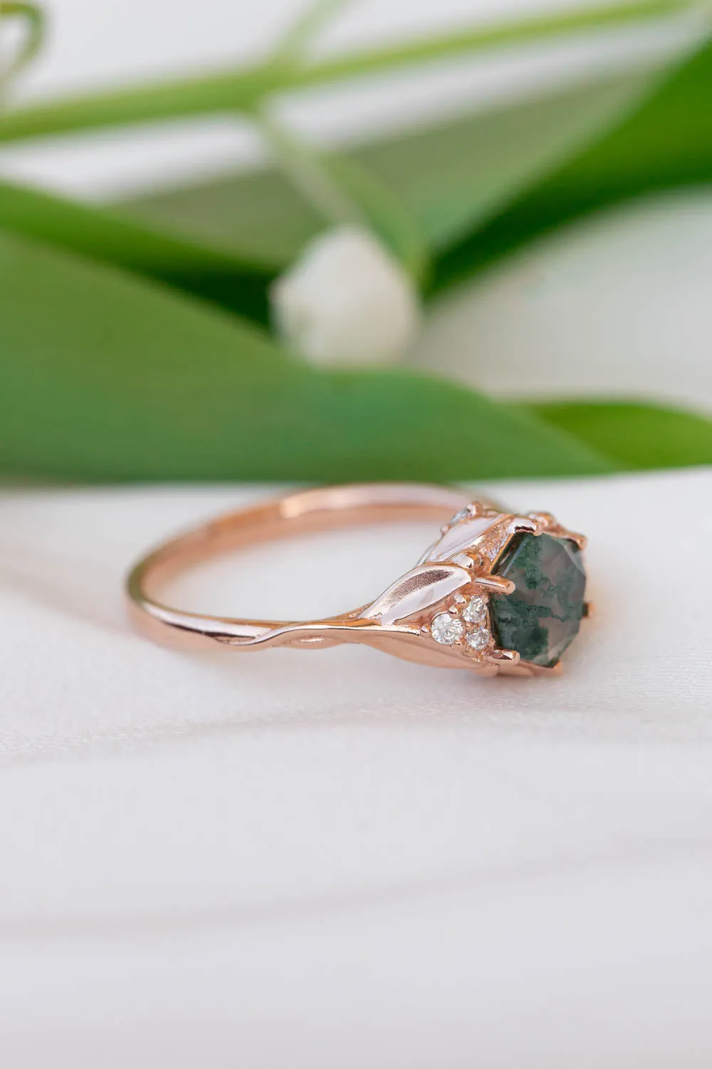 Roma | engagement ring setting for hexagon cut gemstone 6 mm